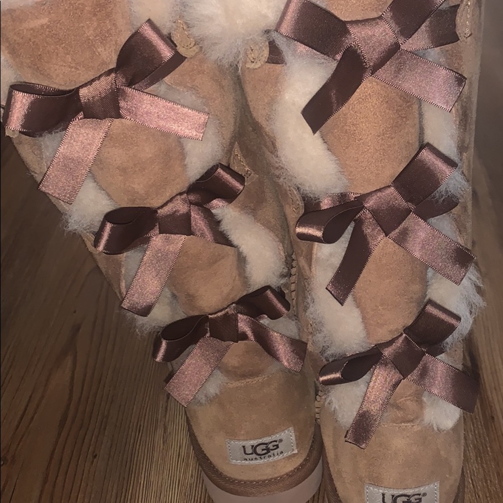 Women’s UGG boots size 9 Worn once!